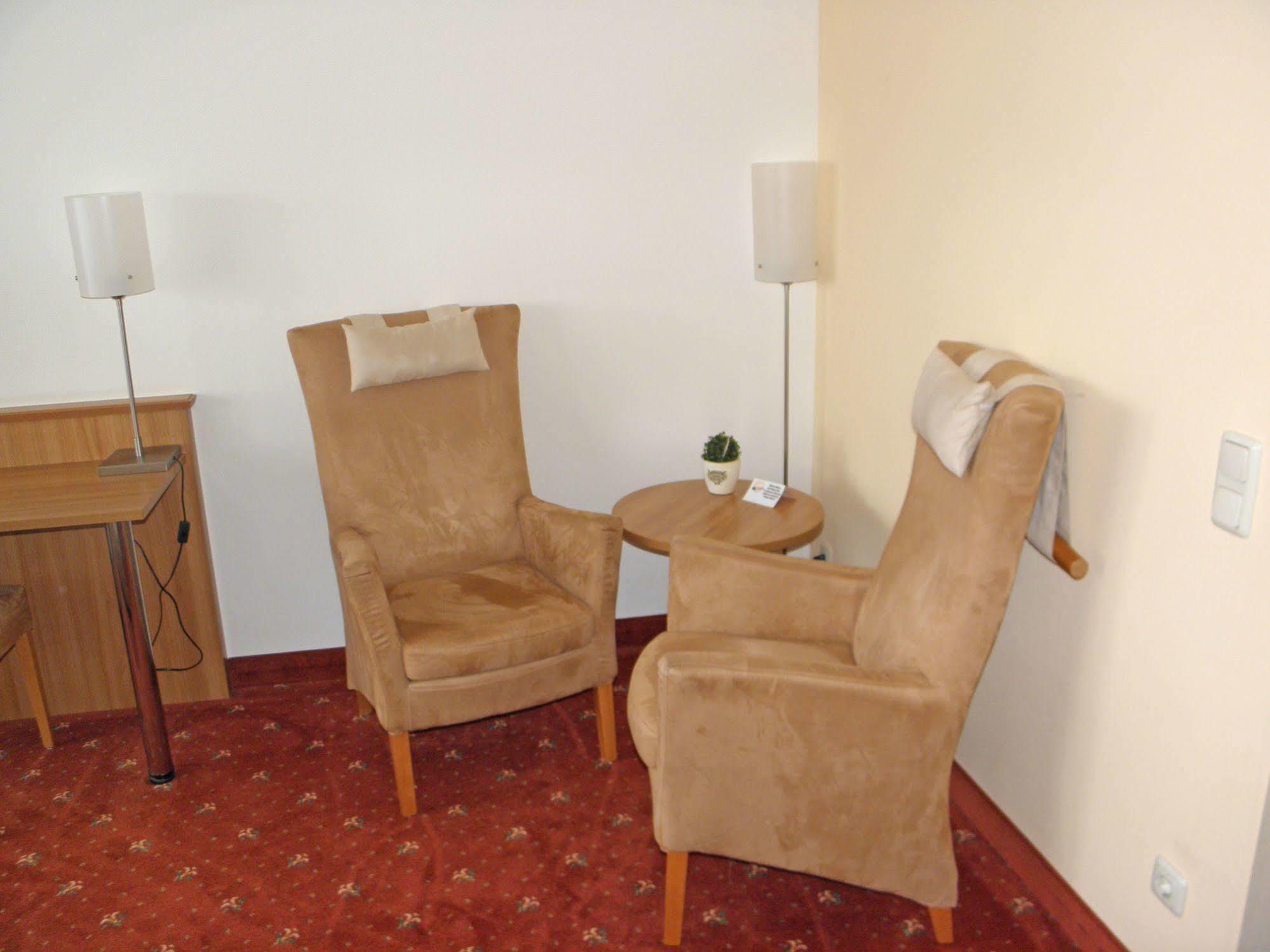 Hotel Rhoen Residence Dipperz Екстериор снимка